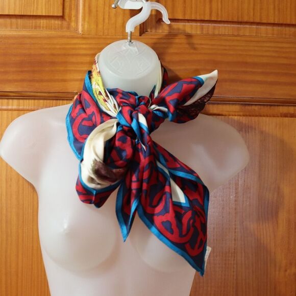 Perry Ellis Vintage Silk Leaf Print Scarf 40x38 Whimsical Rustic Sophisticated - Picture 2 of 10